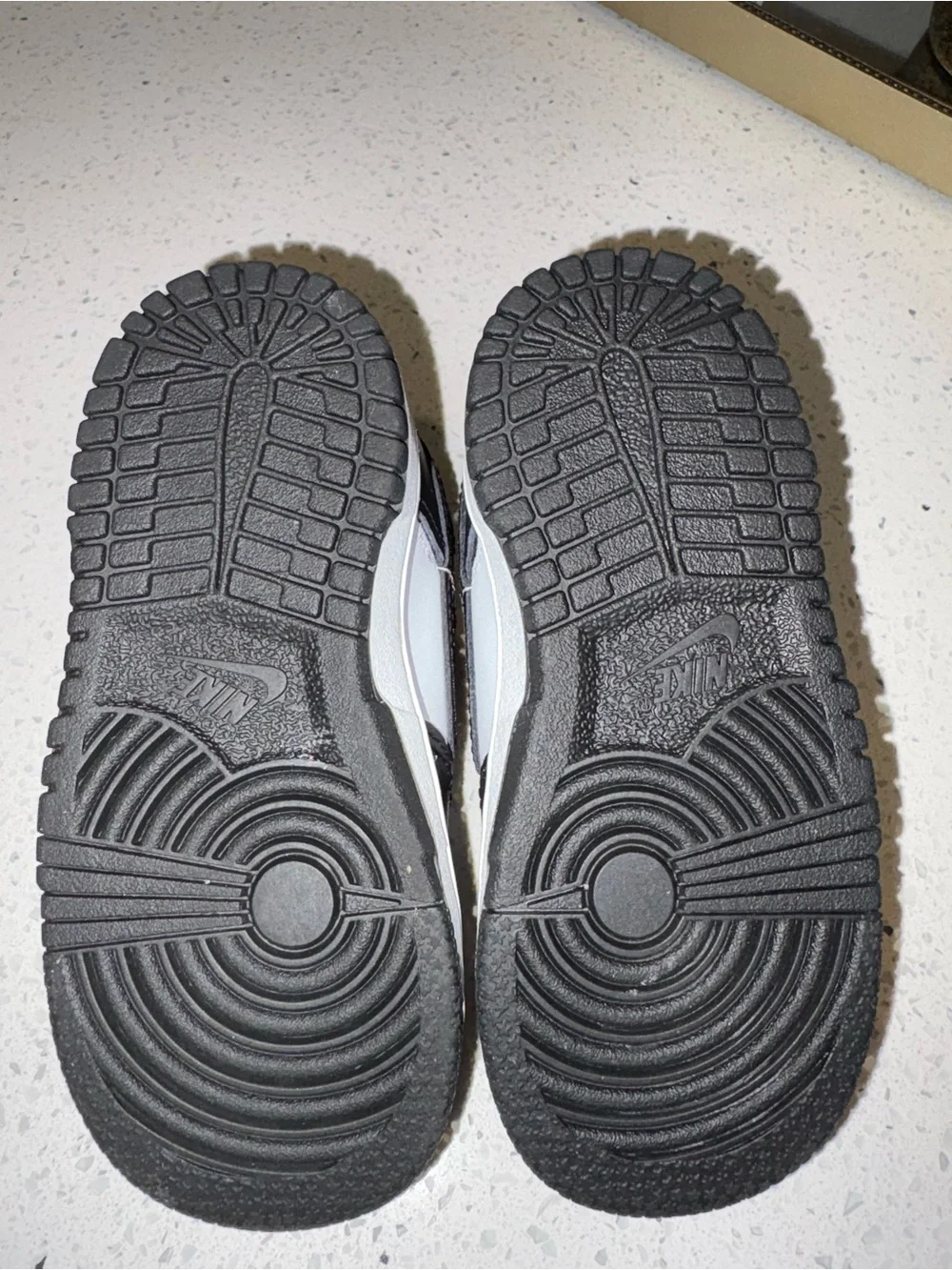 Nike Kids Black and White Low-Top Sneakers with Hook-and-Loop Strap